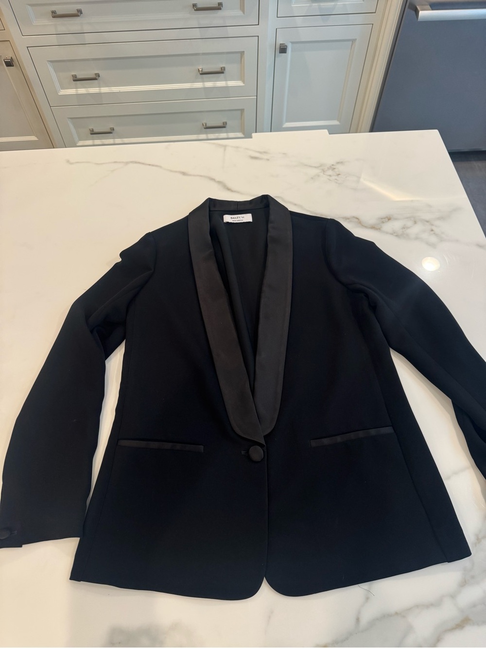 Bailey 44 black tuxedo blazer